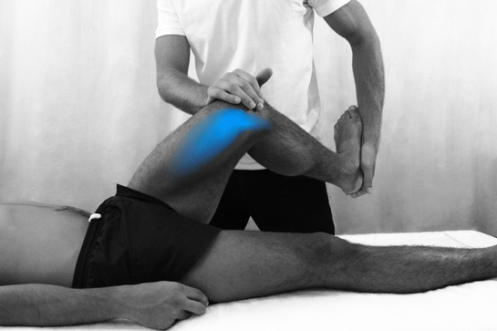 Knee pain can be addressed by our osteopaths at Blackheath Sports Clinic - Osteopath Dr Christoph Datler doing orthopaedic testing of the meniscus